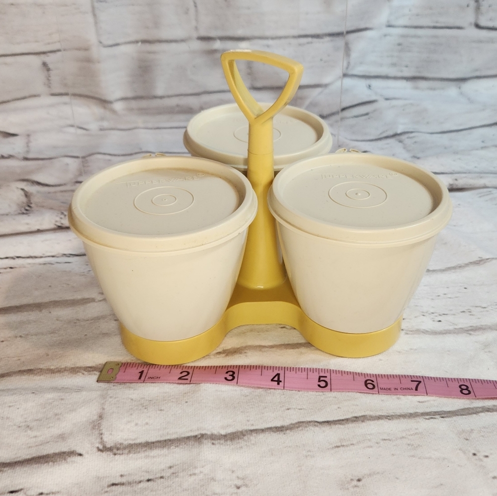 Tupperware condimate condiment caddy, Harvest Gold.